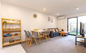 Entertaining Townhouse By Little High Eatery